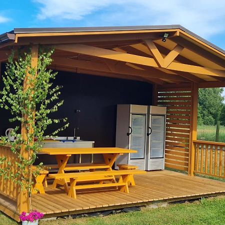 Kempings Stieres Un Majas Virtuve Upesgriva Exterior foto